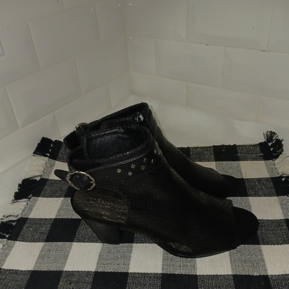 Baretraps black snake skin booties Size 7.5 M
